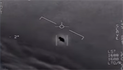 VIDEO: Pentagon zveejnil ti videa s UFO. Jde jen o zlomek z dostupnch materil, tvrd exsentor
