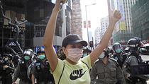 1. kvtna se v Hong Kongu ped obchodnm centrem shromdili pro-demokratin...
