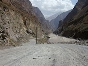 Bájná Pamir Highway, údajn druhá nejvýe poloená cesta na svt. eka Panj...