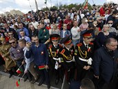 Na pehlídku v Minsku se krom tisíc voják dostavil i poetný dav divák.