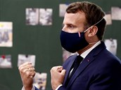 Francouzský prezident Emmanuel Macron ve kole