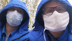 Lékai, kteí si v Rusku stovali na pístup ke koronaviru.