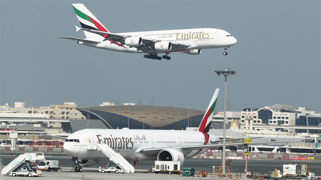 Emirates je letecká společnost Spojených arabských emirátů, vlastněná emirátem...