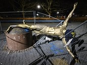 Zniená socha Ibrahimovie