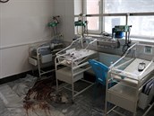 Oddlení pro novorozence v kábulské porodnici po útoku.