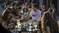 Polovina �pan�l� m��e od pond�lí po dvou m�sících v rámci své provincie...