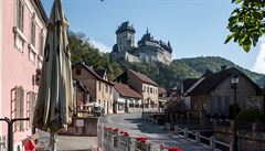 V pohádkové Noci na Karltejn nesmí na ikonický hrad tyící se nad Berounkou...