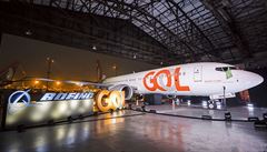 Boeing 737 MAX v barvách spole�nosti GOL.