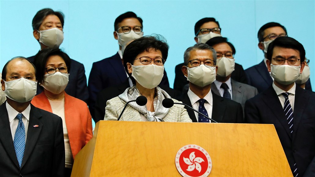 Hongkongská pedsedkyn místní správy Carrie Lamová oznamuje plány ohledn...
