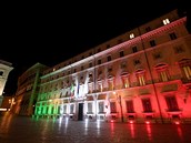 Nasvícené sídlo Palazzo Chigi v ím, kde sídlí italský premiér. Budova hraje...