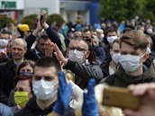 V Minsku se selo okolo tisíce demonstrant.