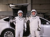 Astronauti Doug Hurley, vlevo, and Robert Behnken