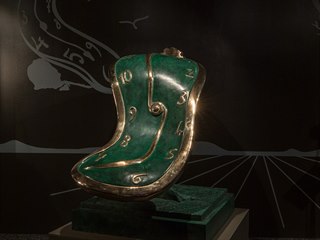 Výstava Salvadora Dalího Enigma se v Praze znovu otevřela po epidemii  koronaviru | Design | Lidovky.cz