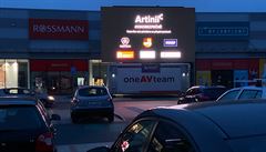 Zábava bezpen. FINEP finann podpoil autokino v Dolních Mcholupech.