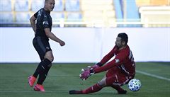 Stanislav Tecl ze Slavie a branká Boleslavi Jan eda.