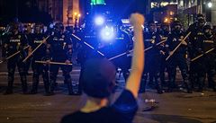Demonstrace proti policejní brutalitě v Louisville, kde byla v březnu policisty... | na serveru Lidovky.cz | aktuální zprávy