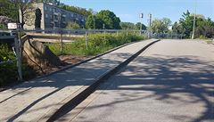 Chodník na Denisov� náb�e�í v Náchod�