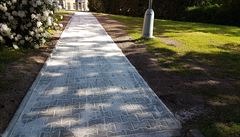 Chodník v Sokolské ulici v Náchod�