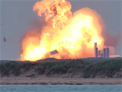 Prototyp nové rakety Starship spolenosti SpaceX  explodoval na testovací ramp.
