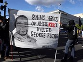 Smrt George Floyda vyvolala protesty nejen v USA, ale po celém svt. Na snímku...