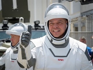 Posdku tvo astronauti Robert Behnken a Douglas Hurley.