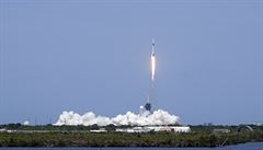 Od roku 2011 po skon�ení programu raketoplán� museli Ameri�ané vyu�ívat slu�eb...