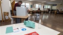 Volební místnosti v teplické čtvrti Trnovany v doplňovacích senátních volbách.