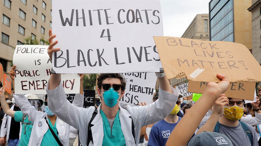I zdravotníci podporují hnutí Black Lives Matter