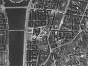 Letecké snímky Prahy z pelomu dubna a kvtna 1945 ukazují objekty, které byly...