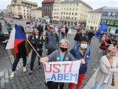 Demonstrace proti Babiovi na Mírovém námstí v Ústí nad Labem.