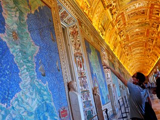 Nvtvnci opt zavtali i do vatiknskch muze.