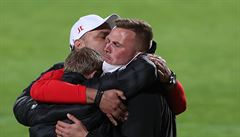 P�íbram - Slavia: kou� Jind�ich Trpi�kovský slaví gól se st�ída�kou.