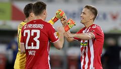 Fotbalisté Freiburgu se radují z gólu | na serveru Lidovky.cz | aktuální zprávy