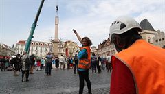 Imitace pvodní sochy je delí dobu umístna na kovovém podstavci u severní zdi...