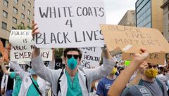 I zdravotníci podporují hnutí Black Lives Matter