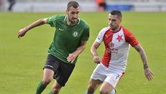 Zleva Karel Soldát z Píbrami a Nicolae Stanciu ze Slavie.