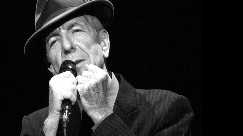 Leonard Cohen (1934–2016), kanadský písničkář a spisovatel.