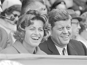 Jean Kenneyová Smithová se svým bratrem a prezidentem USA Johnem Fitgeraldem...