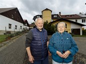 Man�elé Luton�tí, majitelé penzionu ve Strá�ném.