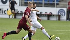 Václav Drchal se sna�í p�ipravit o mí� Marka Havlíka.