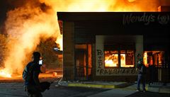 Demonstranti v Atlantě zapálili restauraci řetězce rychlého občerstvení Wendy’s. | na serveru Lidovky.cz | aktuální zprávy