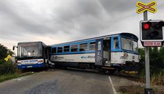 Při nehodě vlaku a autobusu se zranilo deset lidí. | na serveru Lidovky.cz | aktuální zprávy