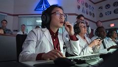 Seriál Jednotka rychlého nasazení (2020). Tv�rci: Steve Carell, Greg Daniels.