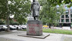 Posprejovaná socha Winstona Churchilla. | na serveru Lidovky.cz | aktuální zprávy