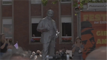 Odhalen socha Vladimira Iljie Lenina v Gelsenkirchenu.