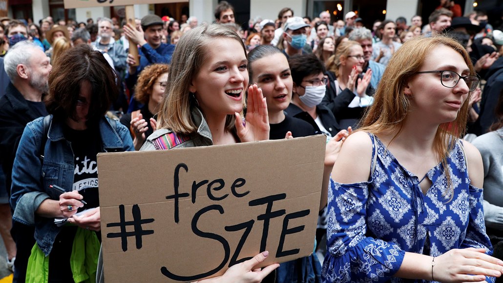 Demonstrace proti chystané reform� Univerzity divadelních a filmových um�ní v...