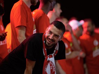 Vysmátý Nicolae Stanciu se dočkal ligového titulu až se Slavií.
