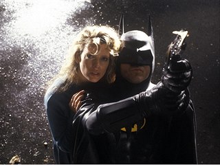 Kim Basingerov a Michael Keaton ve filmu Batman (1989). Reie: Tim Burton.