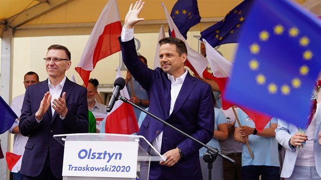 Do kampan Trzaskowski naskoil dodaten a v polovin kvtna, kdy se vzdala kandidatury nevrazn Magorzata Kidawa-Bosk.