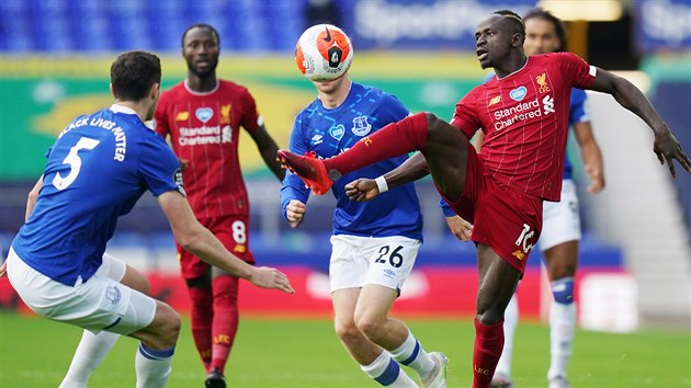 Liverpool slavit titul je�t� nebude